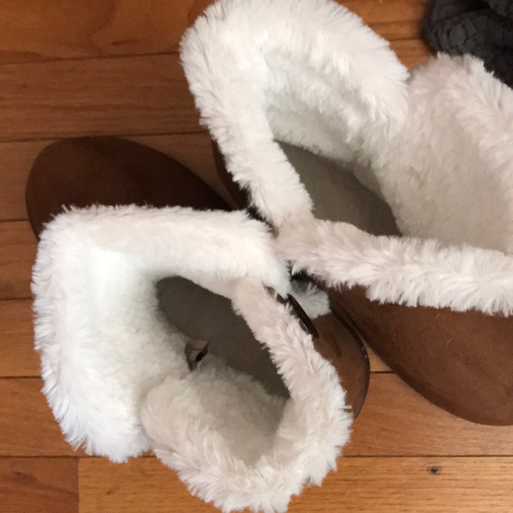 ✨SALE✨Booties - Picture 3 of 4